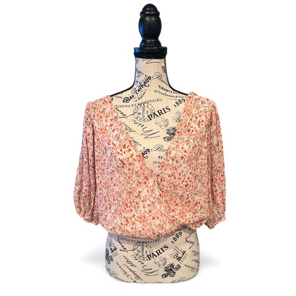 NWT Lush Flirty Pink Floral Crinkle Surplice Half Sleeve V Neck Crop Top | S - Picture 2 of 11